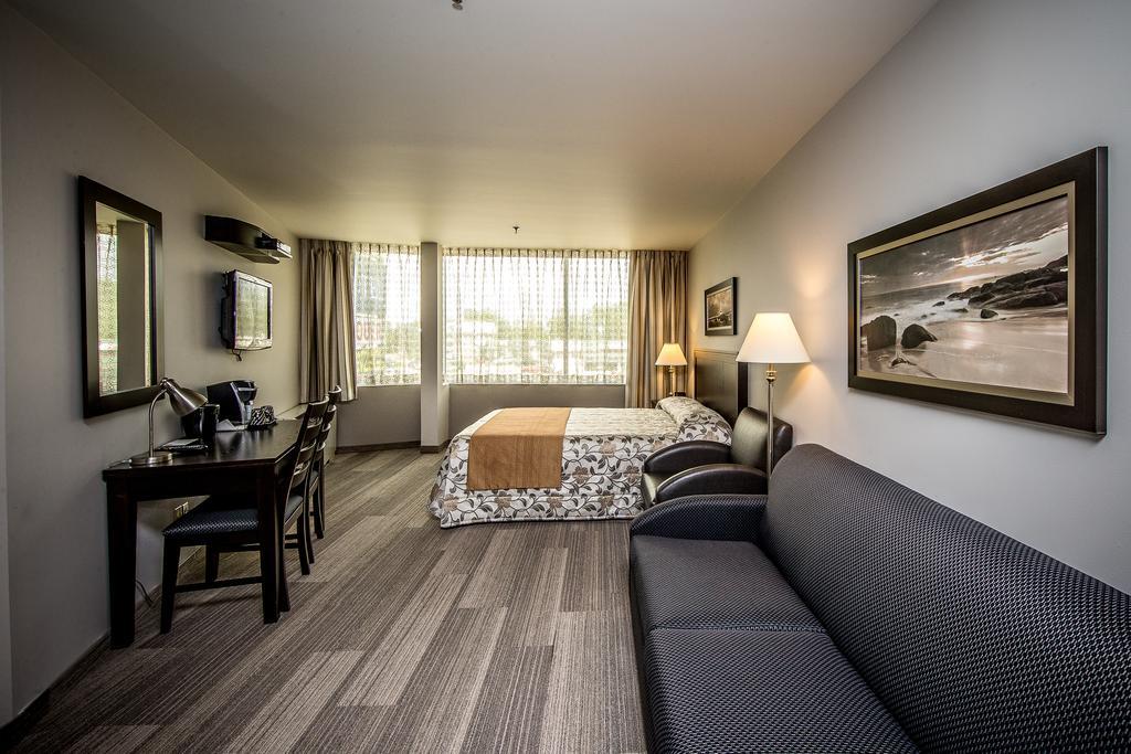 Hotel Charlemagne Room photo